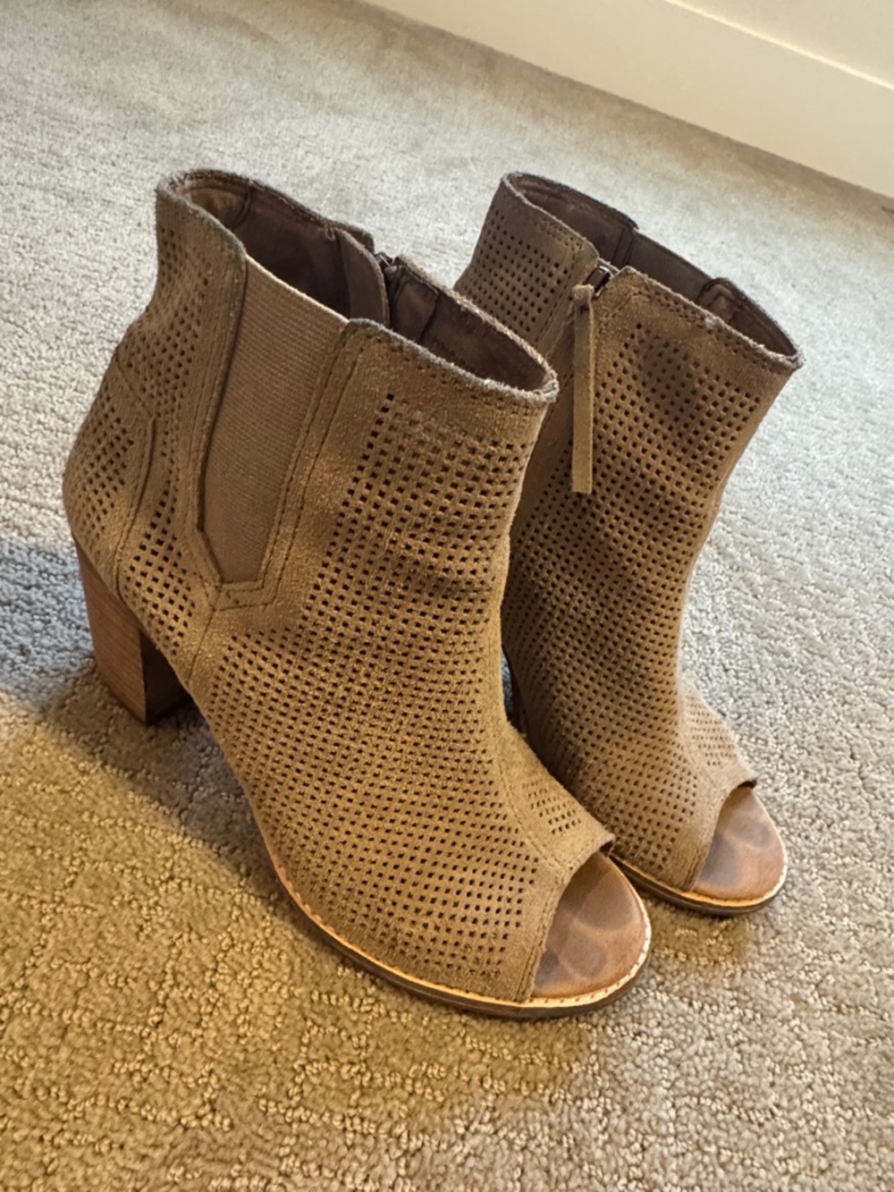 TOMS Women’s Taupe Perforated suede Peep-Toe Ankle Booties 8.5